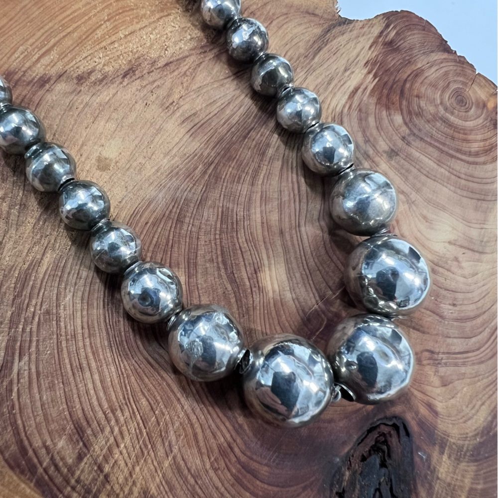 Vintage Mexico Sterling Silver Graduated Ball Bead Necklace - Picture 5 of 7